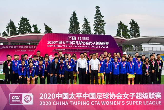 米德尔顿接受左右脚踝手术 季后赛带伤出战